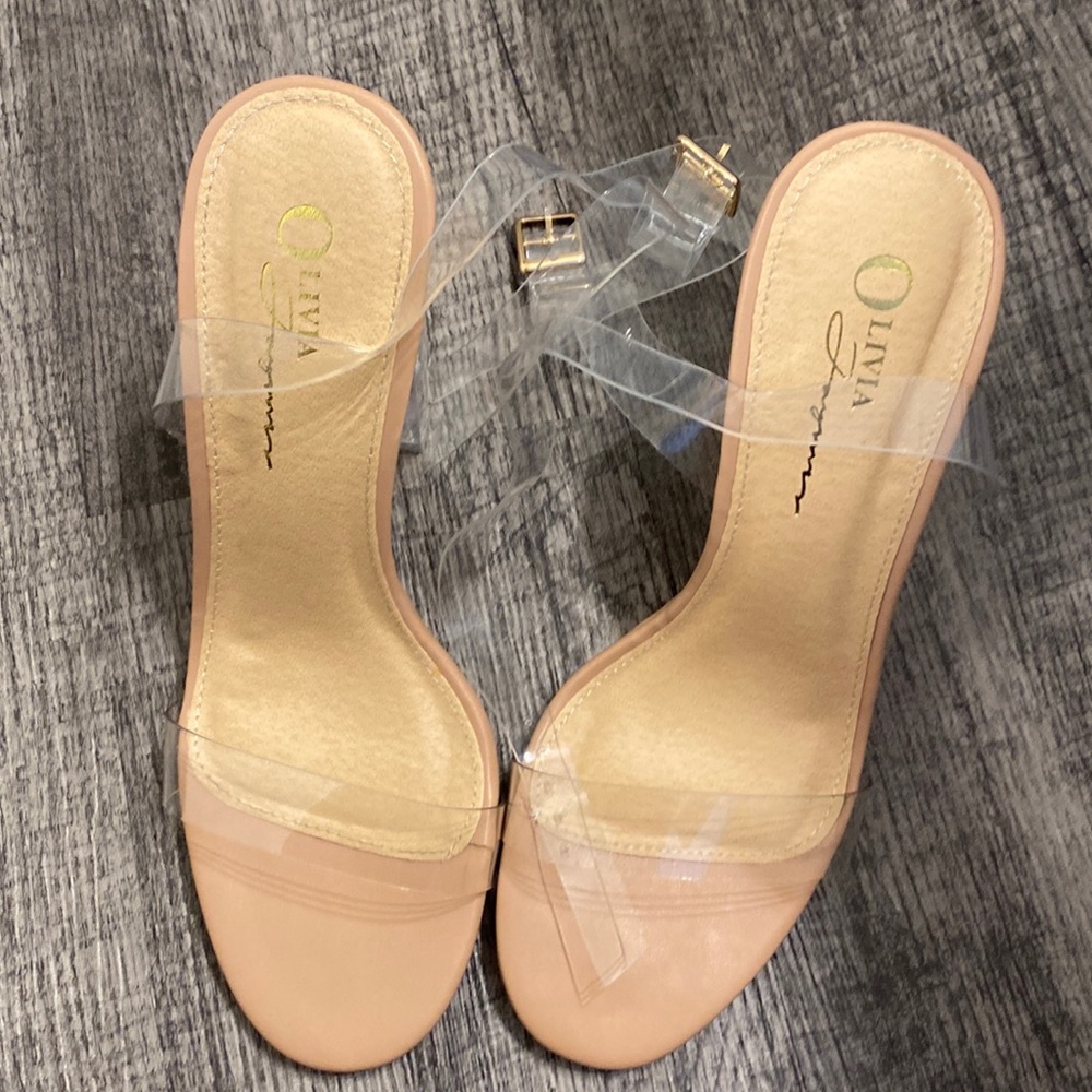 Women’s high heals size 7
